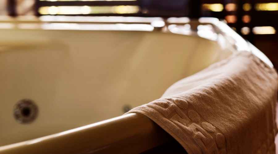 bathtub reglazing - why get professionals